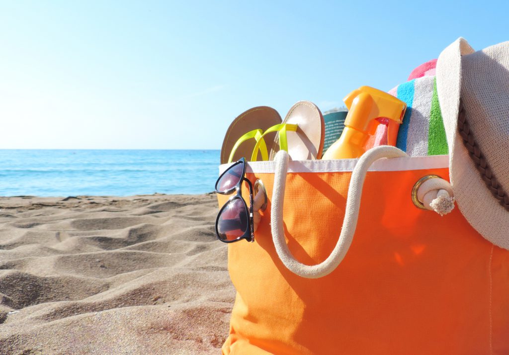 16 Bags to Take to the Beach This Weekend, Starting Under $100 - PurseBlog